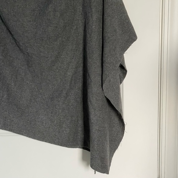 Red Envelope Dark Gray Cashmere Poncho Sweater - 47129 - Picture 4 of 16